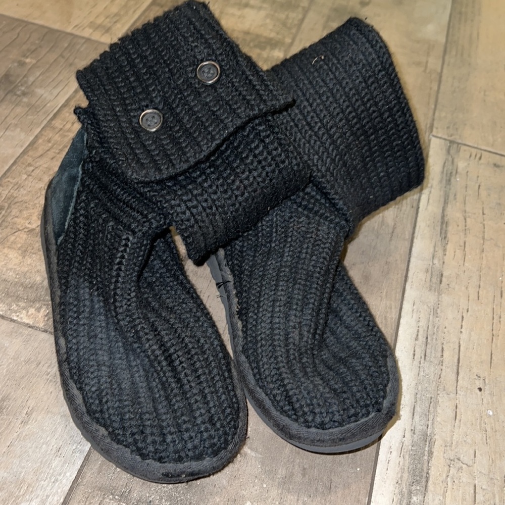 Ugg Cute girl sweater UGG boots size 1